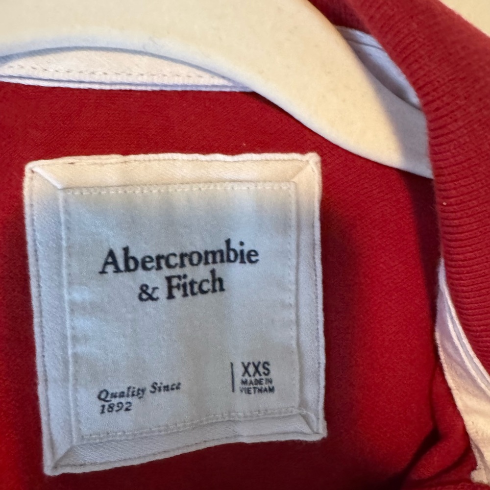 ABERCROMBIE & FITCH Women's Polo in Rich Red - Picture 2 of 3